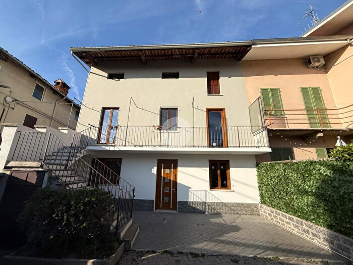 Casa quadrilocale in vendita in Via Roma, Cascinette DIvrea