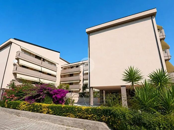 Appartamento quadrilocale in vendita in Viale America, Roseto Degli Abruzzi