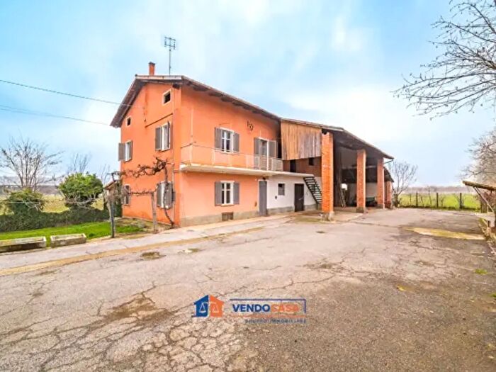 Casa trilocale in vendita in Via Castelletto, Caraglio