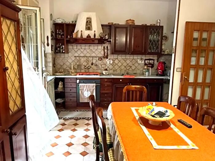 Appartamento trilocale in vendita in Via Scillato, Palermo