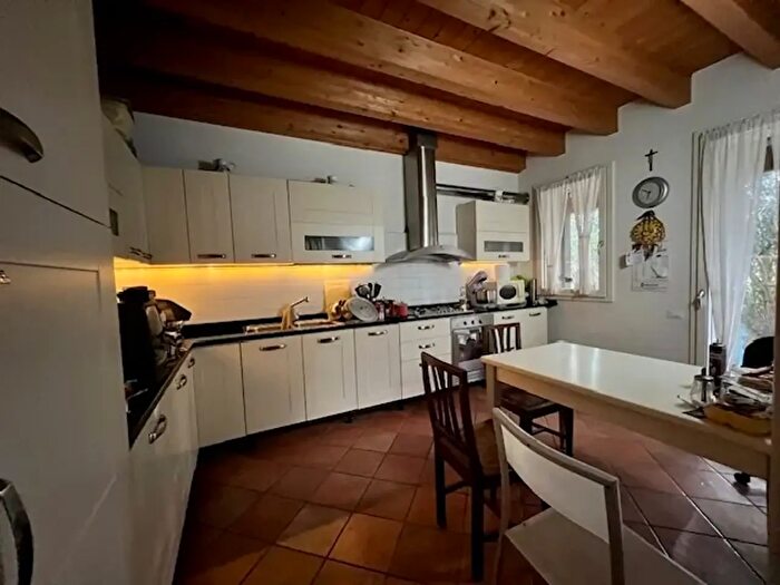 Casa con 12 locali in vendita in Rovigo