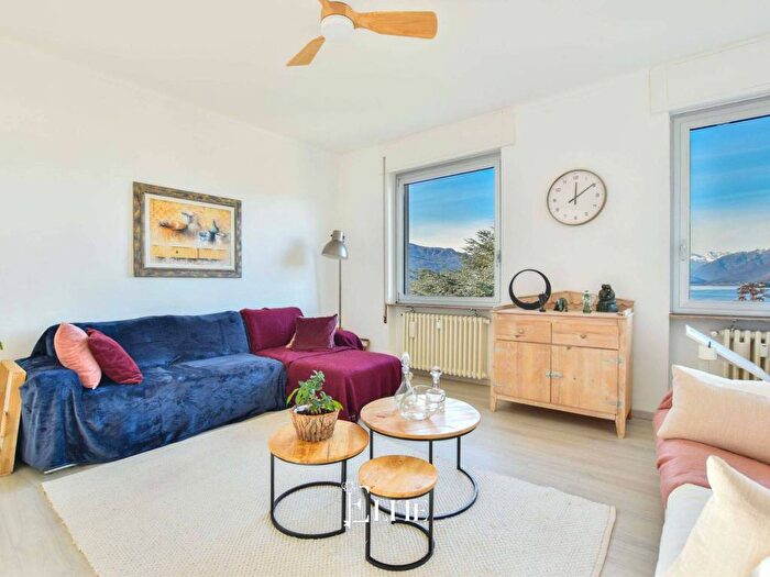 Appartamento trilocale in affitto in Via Reno, Cerro, LavenoMombello