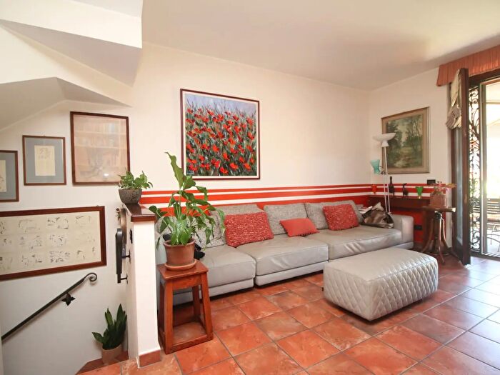 Casa con 7 locali in vendita in Via Somaini, San Fermo Della Battaglia