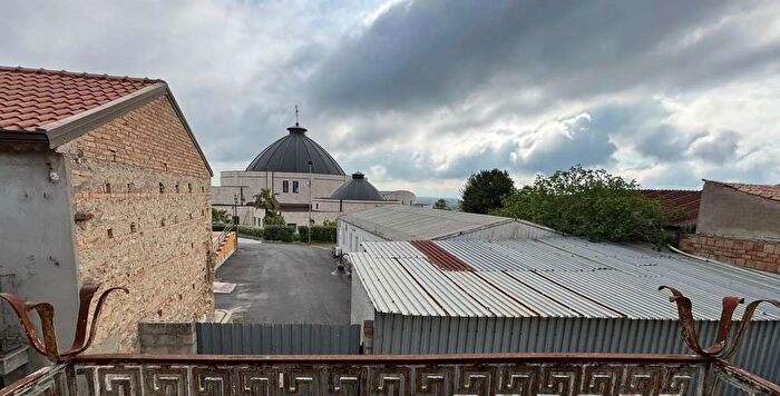 Casa con 10 locali in vendita in Via Natuzza Evolo, Mileto