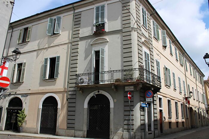 Appartamento con 6 locali in vendita in Vercelli