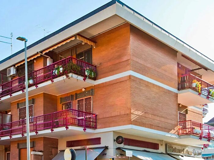 Appartamento con 6 locali in affitto in Piazza Vincenzo Bellini, Grottaferrata