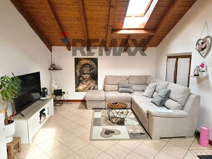 Appartamento bilocale in vendita in Via Cavour, Castronno