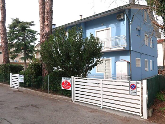Appartamento quadrilocale in affitto in Via Umbria, Pinarella, Cervia
