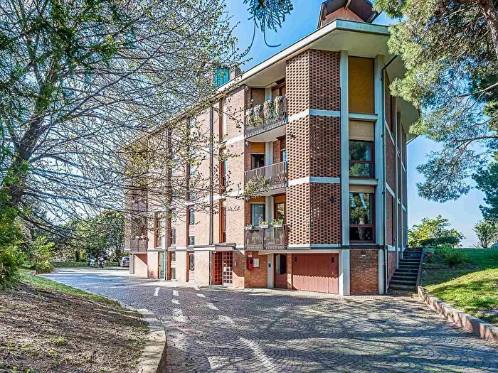 Appartamento con 5 locali in affitto in Strada Santa Brigida, Moncalieri