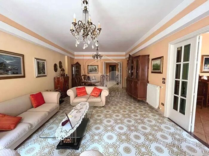 Appartamento con 5 locali in vendita in Via Frisella, Marsala