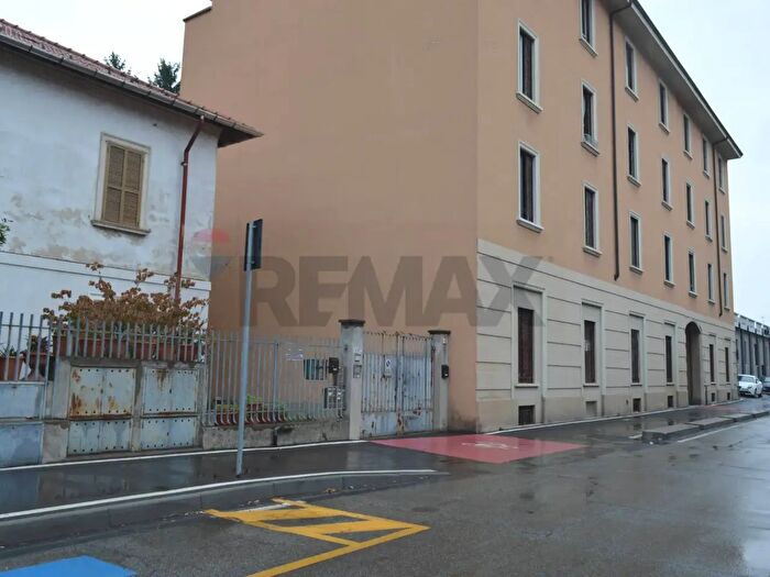 Appartamento trilocale in vendita in Via Bettola, Monza
