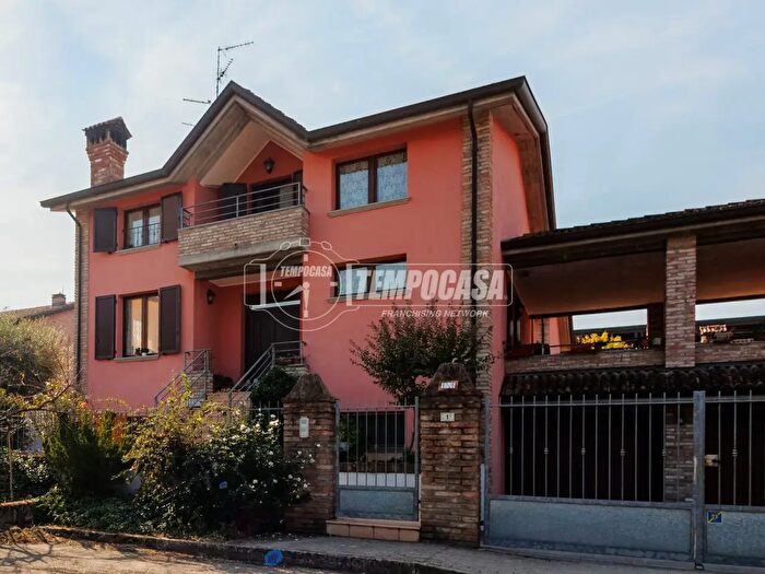 Casa con 7 locali in vendita in Via Maria Amalia, Sala Baganza