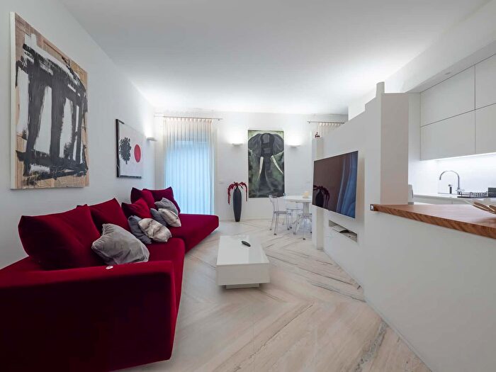 Appartamento in affitto in Corso Europa, Milano