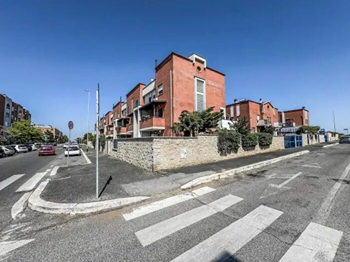 Appartamento quadrilocale in vendita in Via Gianfilippo Usellini, Roma