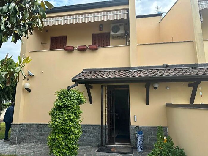 Casa quadrilocale in vendita in Vigevano