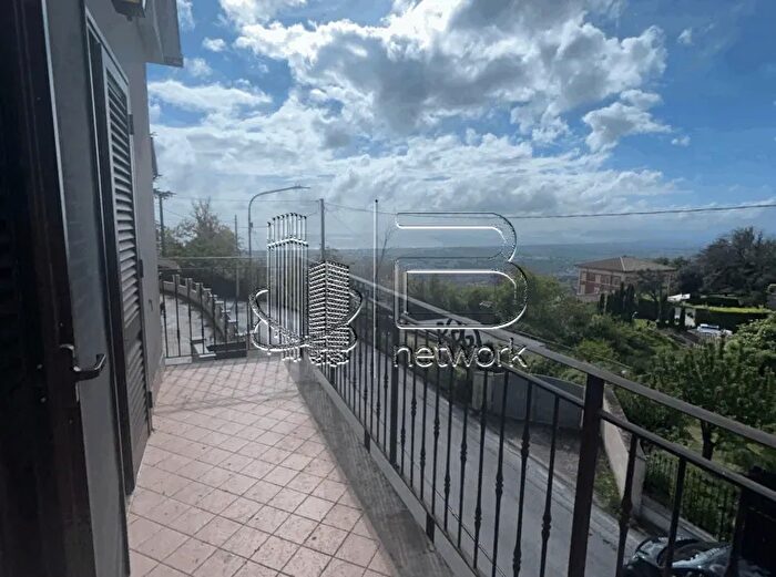 Casa con 6 locali in vendita in Pietrasanta