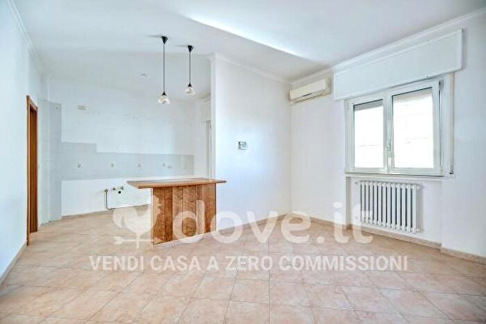 Appartamento quadrilocale in vendita in Via Tirreno, Modugno