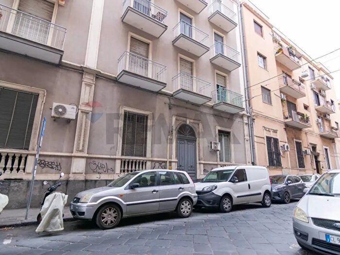 Appartamento quadrilocale in vendita in Via Canfora, Catania