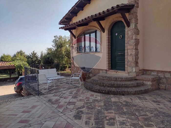 Casa con 11 locali in vendita in Via Antonello da Messina G, Piazza Armerina