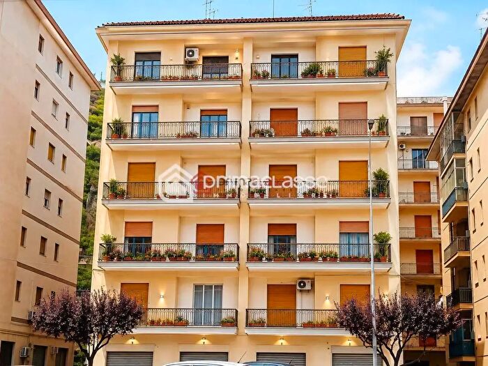 Appartamento con 6 locali in vendita in Modica