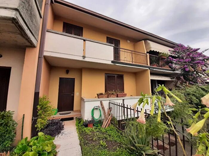 Casa con 5 locali in vendita in Via Primo Maggio, Manerba Del Garda