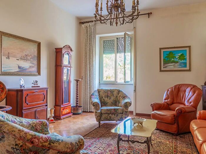 Appartamento con 5 locali in vendita in Siracusa