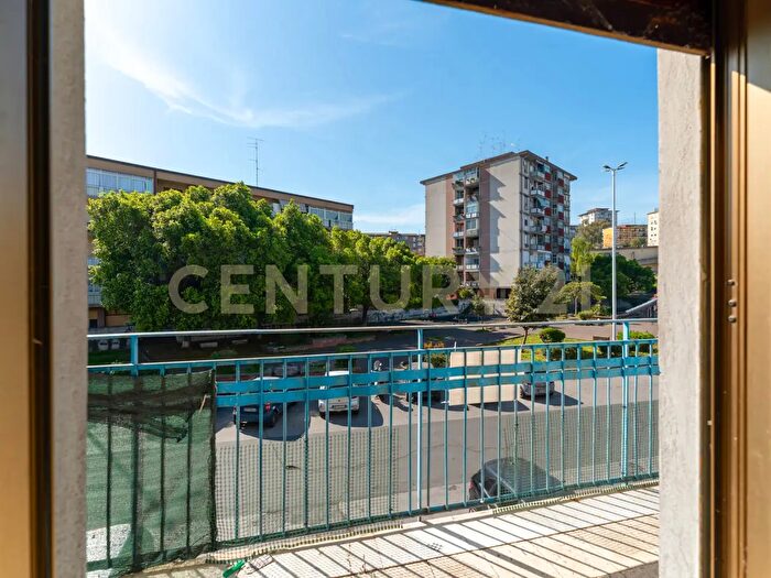 Appartamento trilocale in vendita in Piazza Mercato, Catania