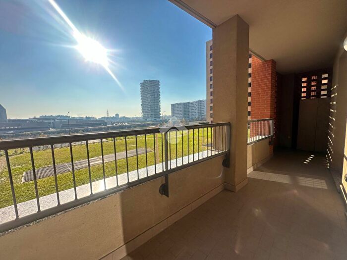 Appartamento quadrilocale in vendita in Via Roberto Tremelloni, Milano