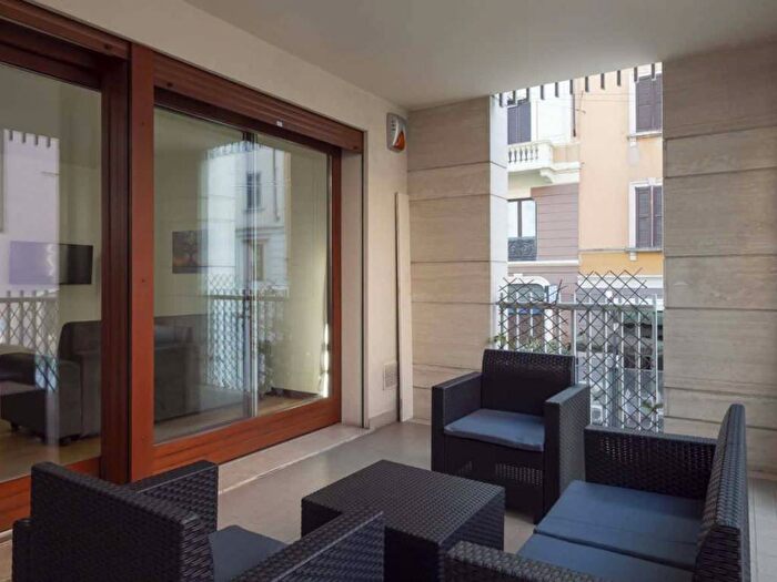 Appartamento bilocale in affitto in Via Lodovico Muratori, Porta Romana Medaglie d'Oro, Milano