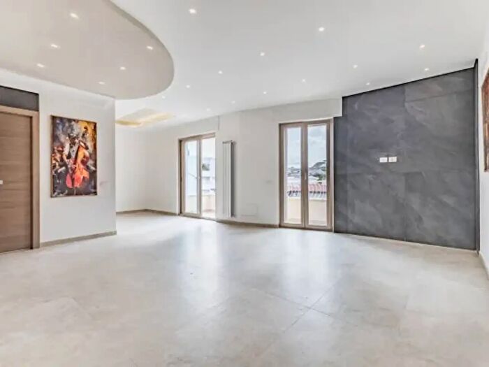 Appartamento trilocale in vendita in Via Nino Bixio, Latina