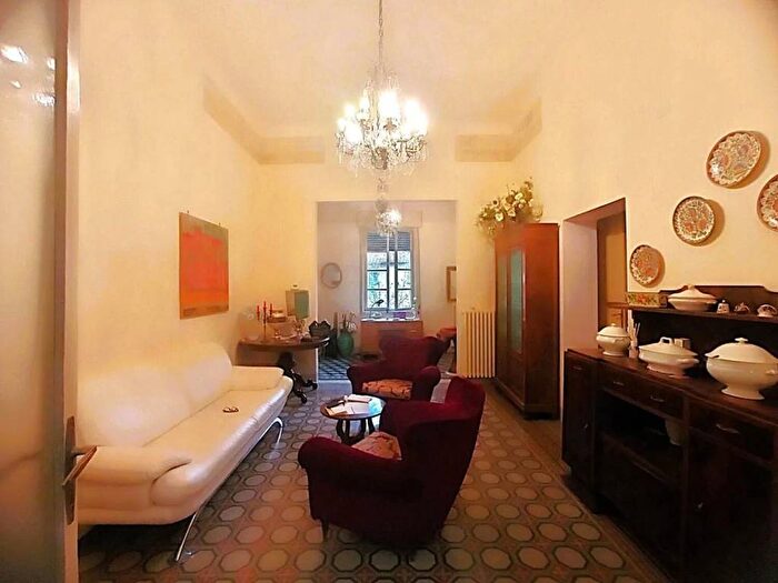 Appartamento con 5 locali in affitto in Piazza Dante Alighieri, Santa Maria, Pisa