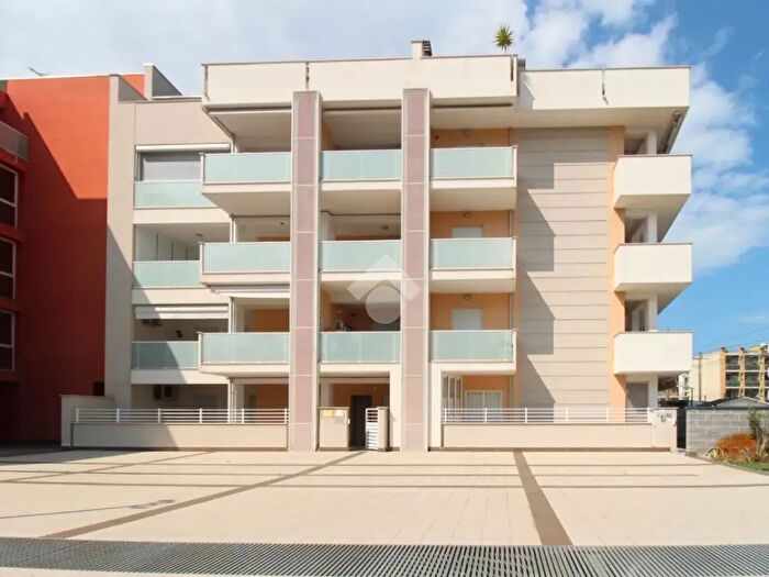 Appartamento trilocale in vendita in Viale Marche, Roseto Degli Abruzzi