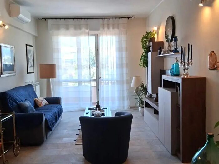 Appartamento quadrilocale in vendita in Via Nizza, Savona