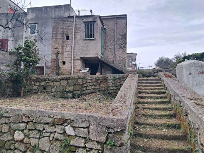 Casa quadrilocale in vendita in Via G Mazzini Snc, Avella