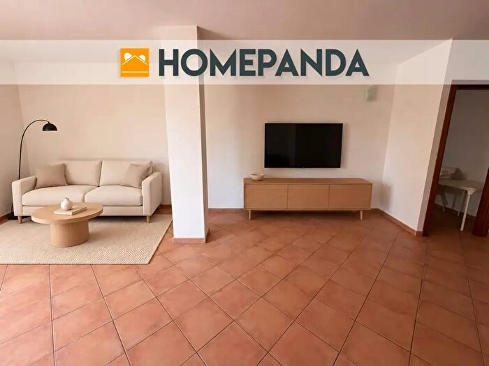 Appartamento con 8 locali in vendita in Via Copernico, Olbia