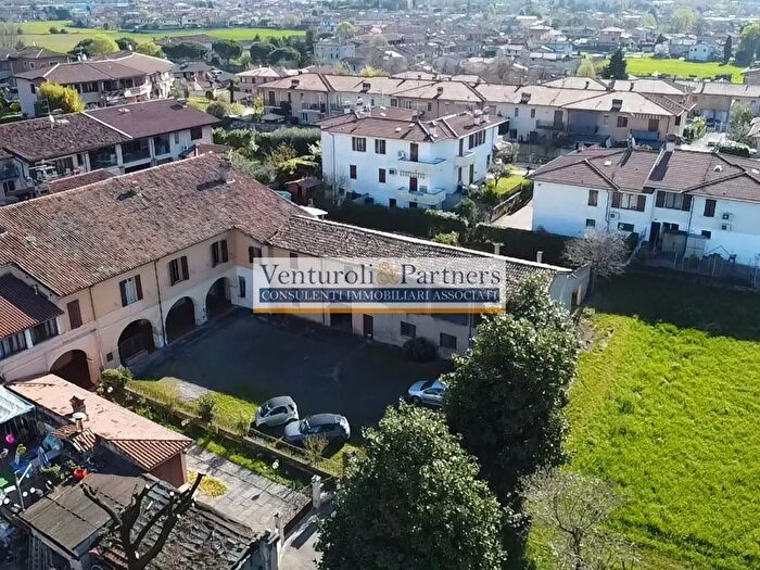 Casa con 7 locali in vendita in De Gasperi, Bedizzole