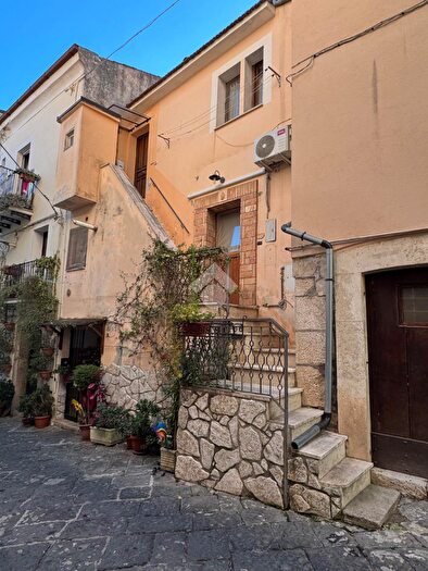 Casa quadrilocale in vendita in Via Amico da Venafro, Venafro