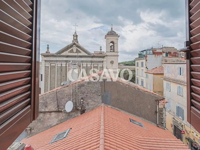 Appartamento con 6 locali in vendita in Via Alcide De Gasperi, Albano Laziale