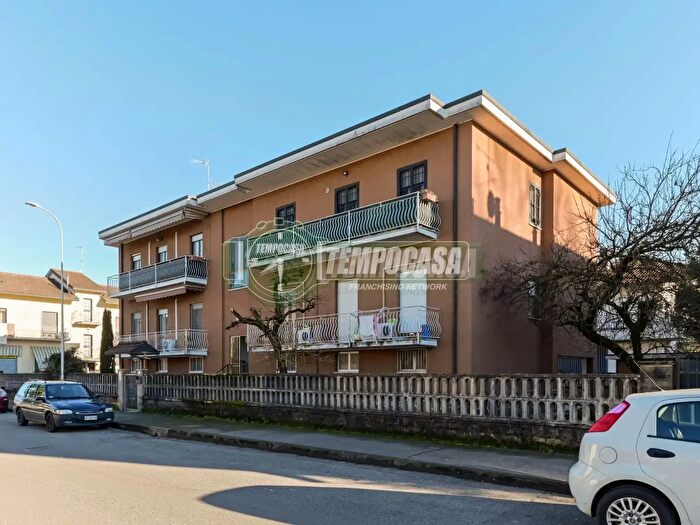 Appartamento trilocale in vendita in Via Alessandro Manzoni, Rodano