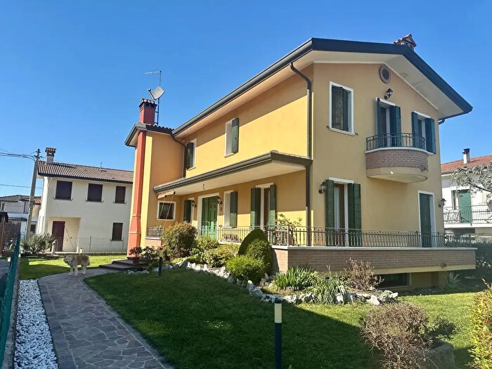 Casa con 5 locali in vendita in Via Montecchia, Selvazzano Dentro