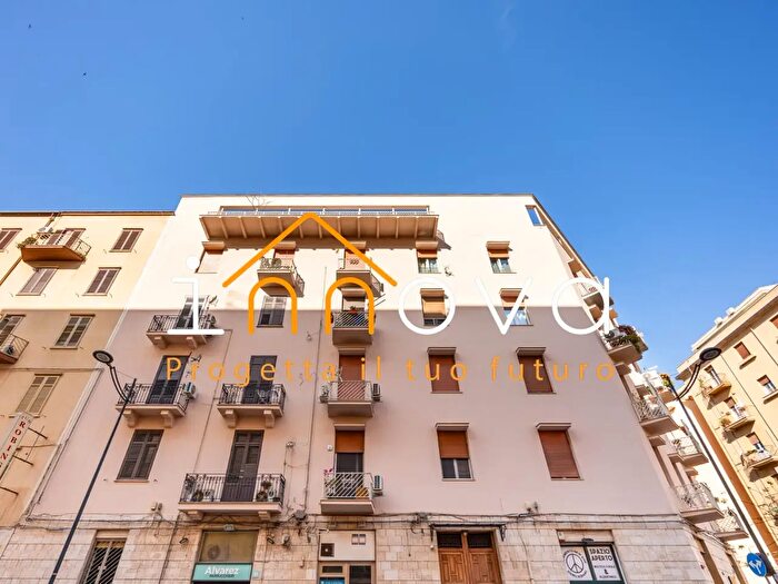 Appartamento quadrilocale in vendita in Via Francesco Petrarca, Palermo