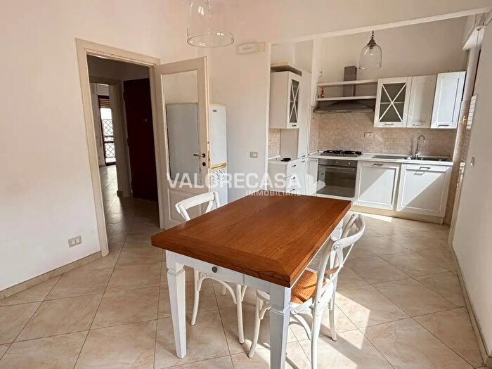 Appartamento quadrilocale in vendita in Via Carlo Giovanni Sforza, Carrara