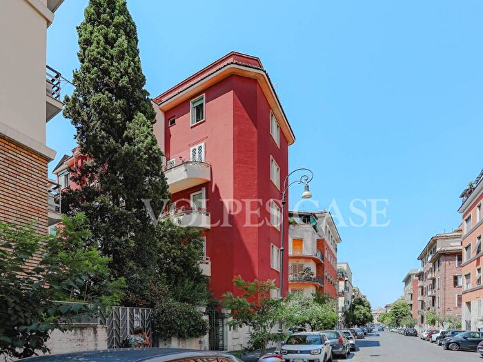 Appartamento quadrilocale in affitto in Via Tolmino, Trieste Coppedè, Roma