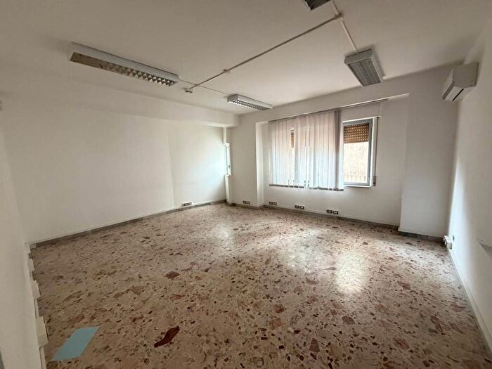 Appartamento con 6 locali in affitto in Via Giuseppe Martinez, San Cosmo Corso Italia Piazza Dante, Acireale