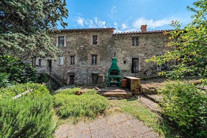 Casa con 6 locali in vendita in Via Roma, Piegaro