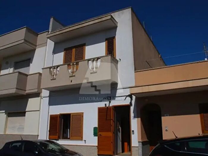 Casa con 6 locali in vendita in Via Camillo Prampolini, PresicceAcquarica