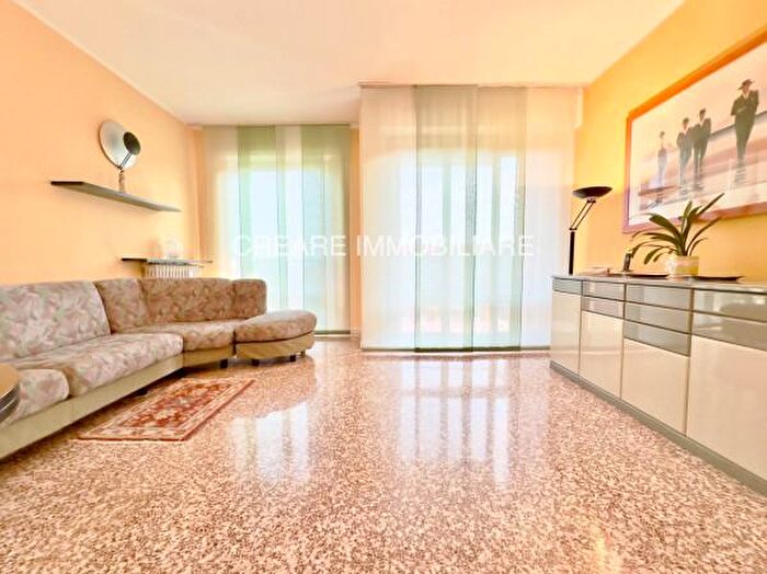 Appartamento trilocale in vendita in Via Luigi Chiarelli, Milano