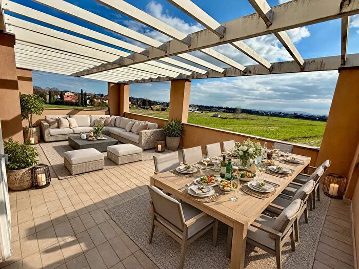 Appartamento con 5 locali in vendita in a del Pino, Pontedera