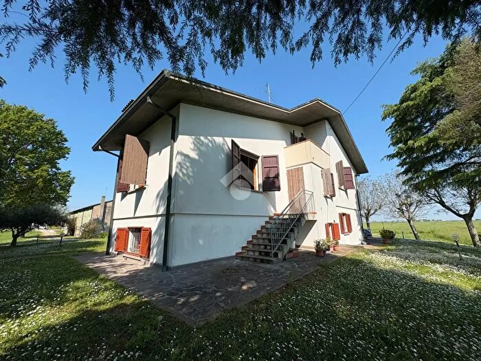 Casa con 5 locali in vendita in Via Terranova, Argenta