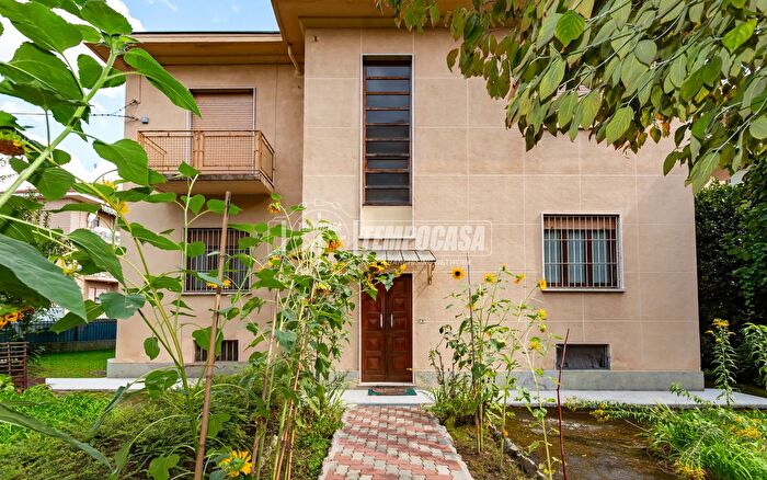 Casa con 8 locali in vendita in San Mauro Torinese